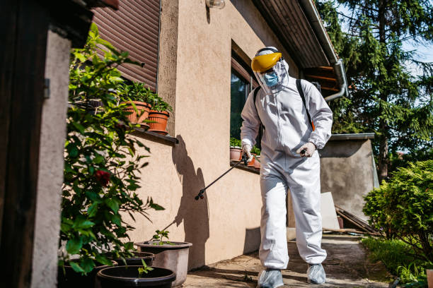 Best Commercial Pest Control Services  in Clear Lake, WI